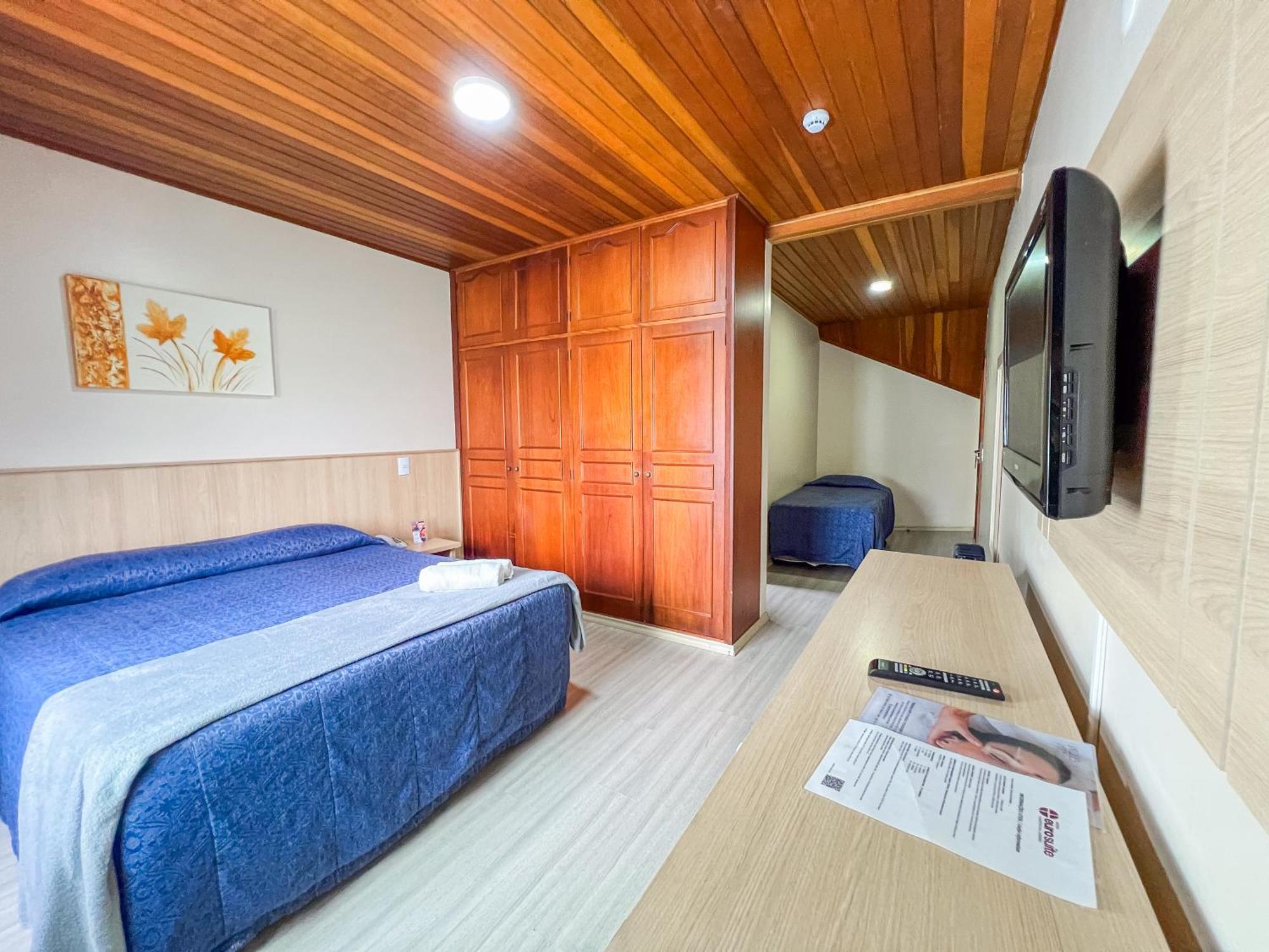 Hotel Euro Suite Campos Do Jordao By Nacional Inn - A 800 Metros Da Vila Capivari Exteriör bild